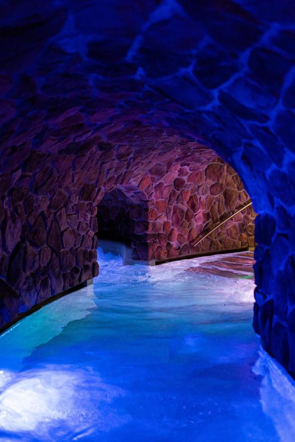 Andrássy Kúria&Spa Tarcal Exterior foto The underground river